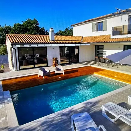 Holiday home Incredible Adriatic Jewel Amze *